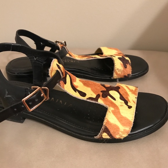 Ankle strap sandals - Picture 2 of 4